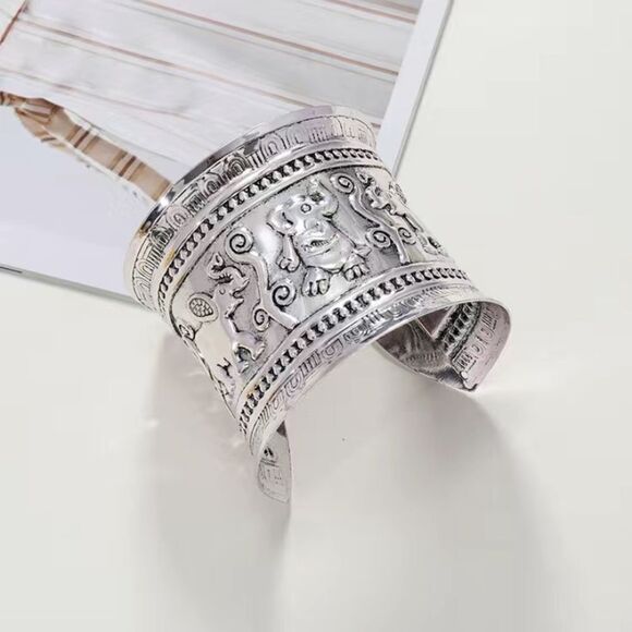 🔅🆕🔅 Boho Hippie Vintage Inspired Cuff Bracelet 🔅 - Picture 3 of 8